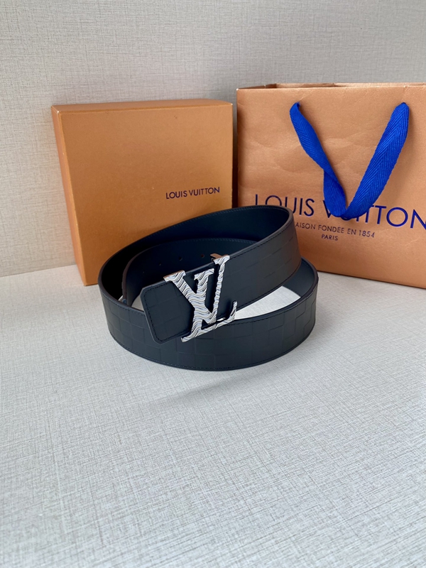 激安ルイヴィトンベルト着用イメージ